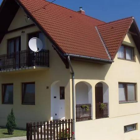 Apartament In 19085